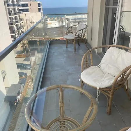 Ini Zona Alezzi Apartment *